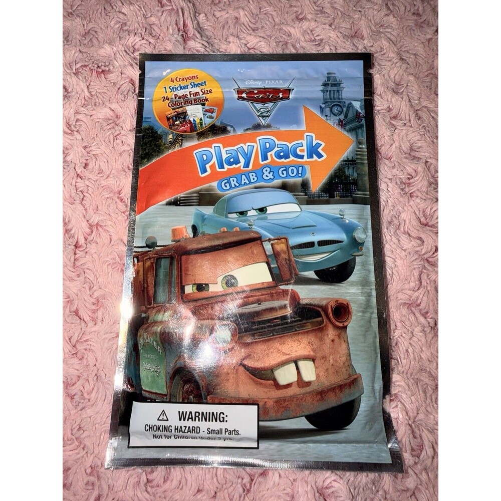 Disney Pixar Cars 2 Play Pack Grab & Go Color Activity Mater Finn Race Color